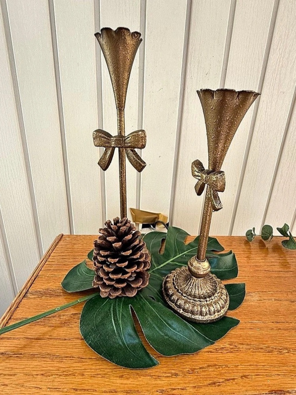 3Gold Bow Candlestick Holder Pair - Picture 6 of 7